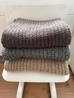 UGG shawl in beige of grijs, Kleding | Heren, Ophalen of Verzenden, Zo goed als nieuw, Handschoenen