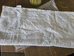 Nieuw badlaken van Hotel Royal, Huis en Inrichting, Badkamer | Badtextiel en Accessoires, Ophalen of Verzenden, Nieuw, Grijs, Handdoek