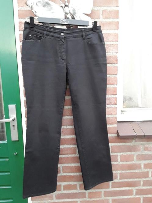 Prachtige comfortabele broek van GARDEUR, L42 zwart, Kleding | Dames, Broeken en Pantalons, Zo goed als nieuw, Maat 42/44 (L)
