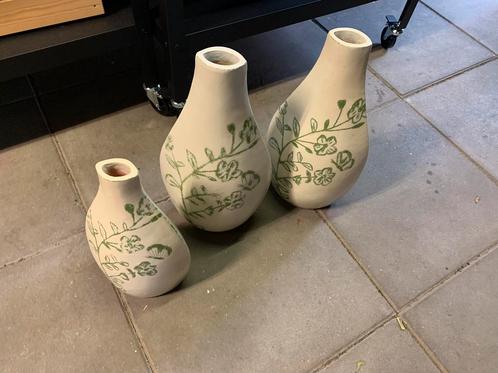 3 handgemaakte Vietnamese vazen - Nieuwstaat, Huis en Inrichting, Woonaccessoires | Vazen, Zo goed als nieuw, Minder dan 50 cm