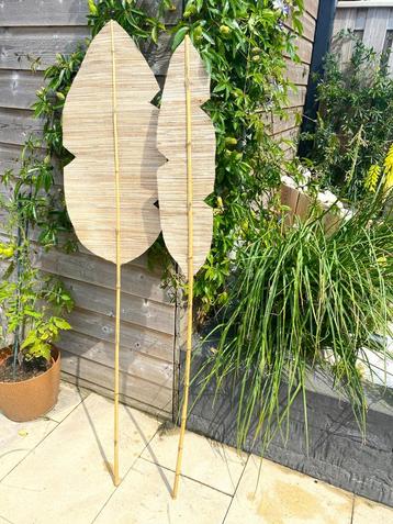 Decoratieve Bamboe Bladeren beschikbaar voor biedingen