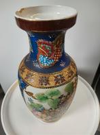 Te koop Oosterse vaas, Antiek en Kunst, Antiek | Vazen, Ophalen of Verzenden