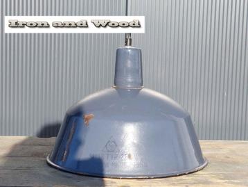 Blauw grijze emaille vintage oude lamp H25 D36 beschikbaar voor biedingen