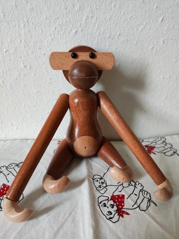 Prachtige houten aap om op te hangen  beschikbaar voor biedingen