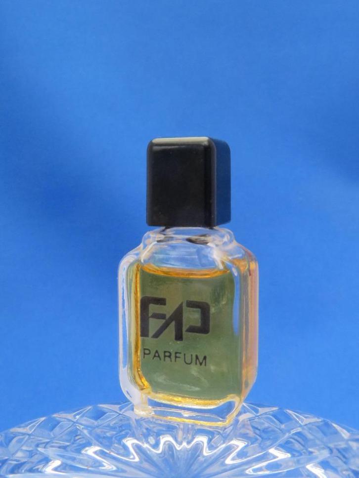 Mini set 2 - ONBEKEND - FAP - 2x 5ml p - div, Verzamelen, Parfumverzamelingen, Gebruikt, Miniatuur, Gevuld, Ophalen of Verzenden