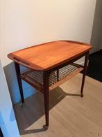 Antieke Deense serveertafel op wieltjes, Ophalen