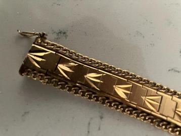 Vergulde armband beschikbaar voor biedingen