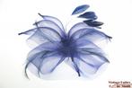 Disc Fascinator donker blauw met veren nieuw 1 size fits all, Kleding | Dames, Hoeden en Petten, Ophalen of Verzenden, Nieuw, One size fits all