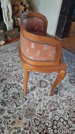 Antiek stoeltje, zeer oud en apart, Antiek en Kunst, Ophalen of Verzenden
