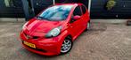 Toyota Aygo 1.0 12V Vvt-i 5DRS 2007 Rood/Inruil mogelijk, Voorwielaandrijving, Stof, Zwart, 4 stoelen