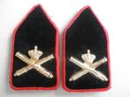 kraagemblemen Veldartillerie fluweel, Ophalen of Verzenden, Landmacht, Nederland, Embleem of Badge