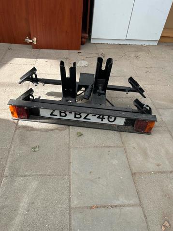 Zwarte Fietsendrager - Trekhaak beschikbaar voor biedingen