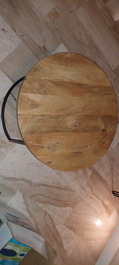 Mooie bijzettafel van mango hout, Huis en Inrichting, Tafels | Bijzettafels, Zo goed als nieuw, Rond, 45 tot 60 cm, 75 cm of meer