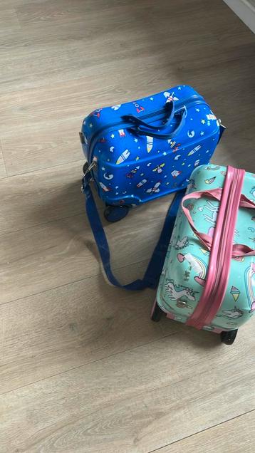 2 kindertrolly’s beschikbaar voor biedingen