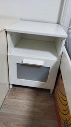 Nachtkastje (brimnes van de ikea), Huis en Inrichting, Slaapkamer | Nachtkastjes, Ophalen, Gebruikt, Minder dan 45 cm, Minder dan 55 cm