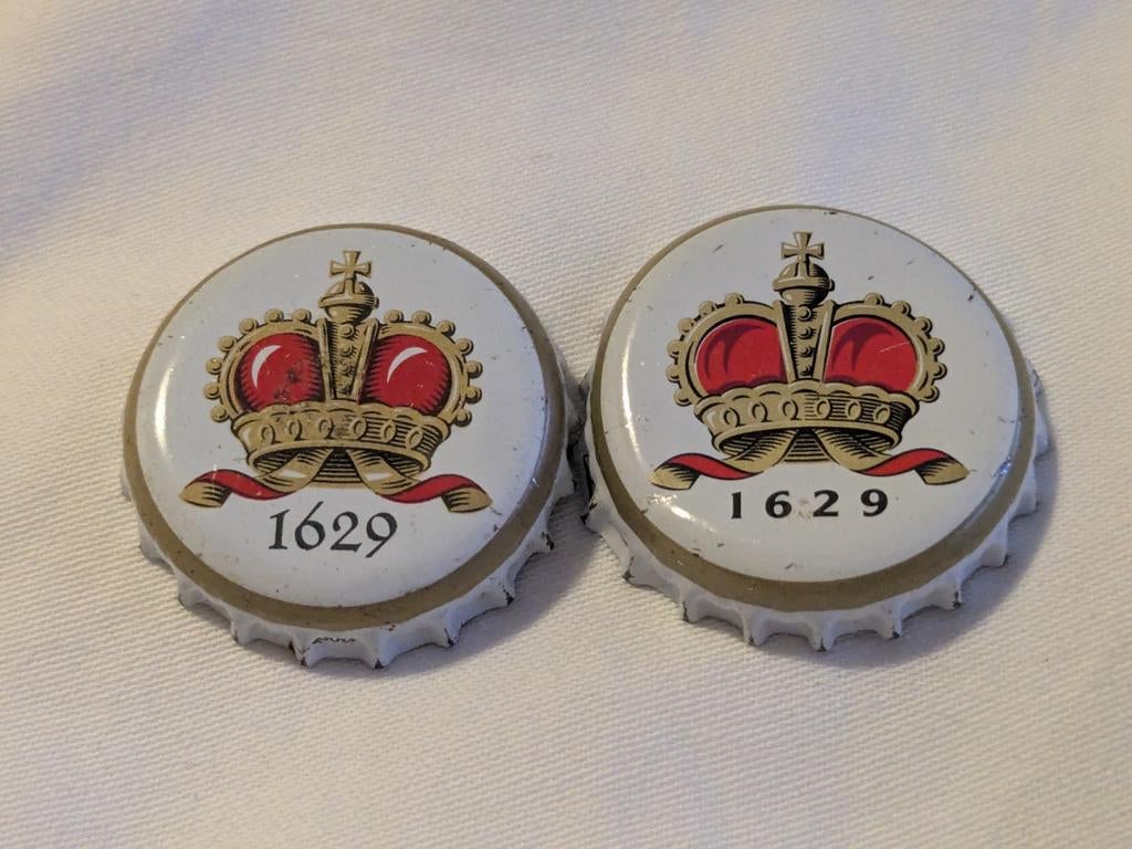 Twee verschillende Tyskie Kroonkurken 1629, Ophalen of Verzenden, Gebruikt, Flesje(s), Grolsch