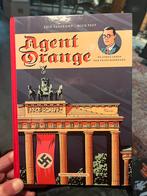 Erik Varekamp - De jonge jaren van prins Berrnhard, Eén stripboek, Zo goed als nieuw, Erik Varekamp; Mick Peet, Ophalen of Verzenden