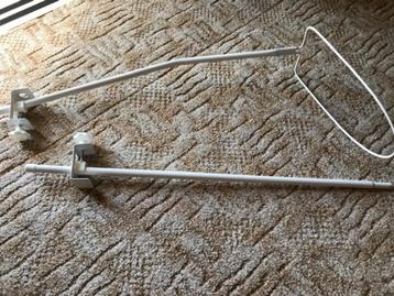 Hemelstang, wordt bevestigd aan het bedje beschikbaar voor biedingen