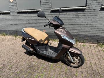 PEUGEOT KISBEE 45KM 4 TAKT 1 EIGENAAR BJ2014  OPKNAPPEN!! beschikbaar voor biedingen