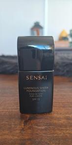 Sensai Luminous Sheer Foundation 30 ml 202 Ochre Beige, Gehele gezicht, Beige, Ophalen of Verzenden, Zo goed als nieuw
