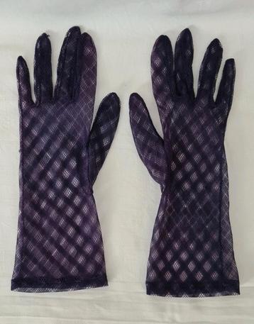 Originele Vintage paarse net handschoenen,ruitpatroon jare beschikbaar voor biedingen