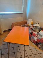 Vintage  tafel  uit de zeventiger jaren., Huis en Inrichting, Bureaus, Ophalen, Gebruikt