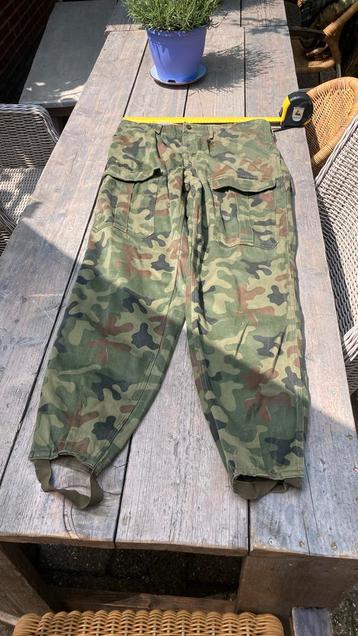 Poolse camouflage broek mt 50 ongeveer beschikbaar voor biedingen