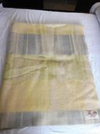 Mooie Wollen Aabe deken 180 x 220 cm wol, Huis en Inrichting, Woonaccessoires | Plaids en Woondekens, Ophalen, Gebruikt