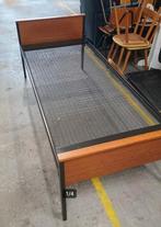 Vintage teak houten Auping spiraal bed 1persoons (kind), Huis en Inrichting, Slaapkamer | Bedden, Ophalen, ., Eenpersoons, .