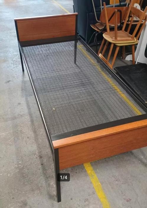 Vintage teak houten Auping spiraal bed 1persoons (kind), Huis en Inrichting, Slaapkamer | Bedden, Zo goed als nieuw, Eenpersoons