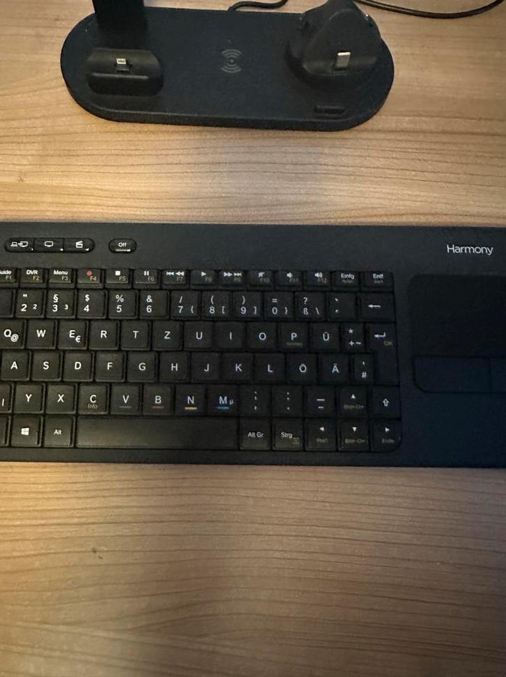 Logitech Harmony Toetsenbord - Draadloos, Computers en Software, Toetsenborden, Zo goed als nieuw, Overige indelingen, Draadloos