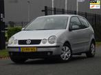 Volkswagen Polo 1.4-16V Sportline NAP/AIRCO/CRUISE/NW APK, Voorwielaandrijving, 15 km/l, Gebruikt, Origineel Nederlands