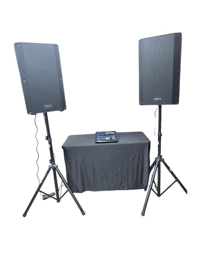 te huur speaker set 2000 watt, Hobby en Vrije tijd, Feestartikelen | Verhuur, Zo goed als nieuw, Overige, Ophalen of Verzenden