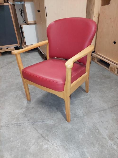 Fauteuil / Voedingsstoel - kunstleder met hoge zit, Huis en Inrichting, Fauteuils, Zo goed als nieuw, Hout, Kunststof, Leer, Stof