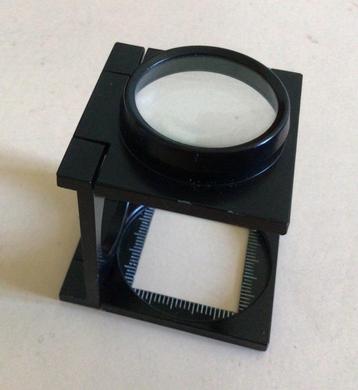 Loepje, 4x4 cm, metaal, dradenteller, made in Japan beschikbaar voor biedingen