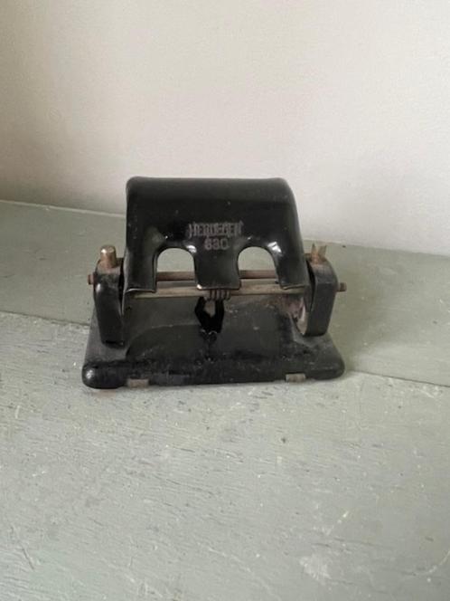 Antieke perforator zwart metaal. Herdegen 830, Antiek en Kunst, Antiek | Kantoor en Zakelijk, Ophalen