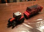 Siku MF tractor met opraapwagen, Hobby en Vrije tijd, Modelauto's | 1:32, Ophalen of Verzenden, Zo goed als nieuw, Tractor of Landbouw