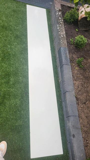 Moet weg! Radiatorombouw afdekplaat wit 40 x 260 cm beschikbaar voor biedingen
