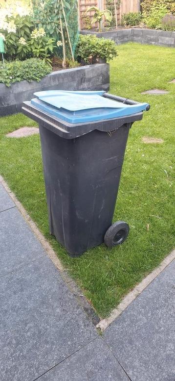 Te koop mini container  beschikbaar voor biedingen