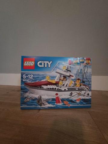 Lego city 60147 vissersboot incl doos en boekjes  beschikbaar voor biedingen