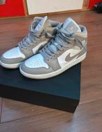 Jordan 1 mid linnen mt 41, Ophalen of Verzenden, Zo goed als nieuw, Overige kleuren