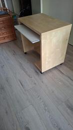 Bureautje met uitschuifbare plank voor toetsenbord, Ophalen, Met wielen, Gebruikt, Bureau