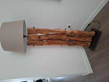 Staande lamp beschikbaar voor biedingen