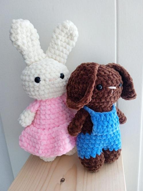 Gehaakte knuffels 'Stamper' en 'Bunbun', Kinderen en Baby's, Speelgoed | Knuffels en Pluche, Nieuw, Konijn, Ophalen of Verzenden