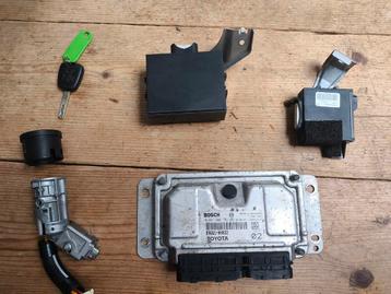 Toyota Aygo ECU 2010 sleutels met ring en toebehoren. beschikbaar voor biedingen
