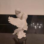 Goebel wit biscuit 2 knuffelende grasparkieten, Verzenden