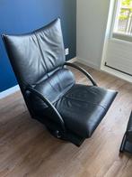 Design relaxfauteuil Rolf Benz leer met hocker, Huis en Inrichting, Fauteuils, Ophalen, Minder dan 75 cm, Zo goed als nieuw, Metaal
