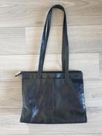 Zwarte leren schoudertas Aggostino, 34x28cm, Ophalen of Verzenden, Zo goed als nieuw, Zwart, Schoudertasje