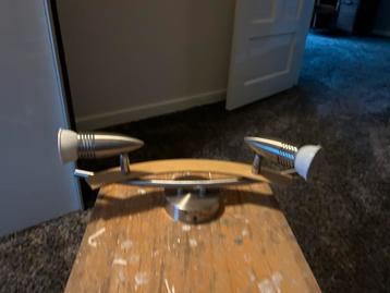 2x Houten Plafondlamp met RVS Details beschikbaar voor biedingen
