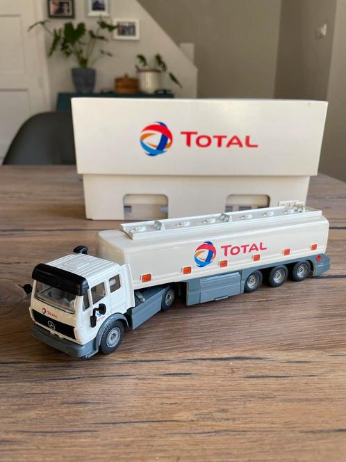 Siku Mercedes TOTAL, Hobby en Vrije tijd, Modelauto's | 1:50, Nieuw, Bus of Vrachtwagen, SIKU, Ophalen of Verzenden